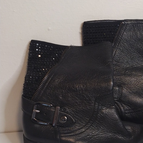 Gianni Bini sparkle boots, size 5.5, leather/fabric upper, black with gem design - Picture 2 of 3